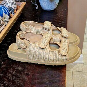 EUC ASOS Design Men's Fabric 3-Strap Slides, Stone, Sz 12